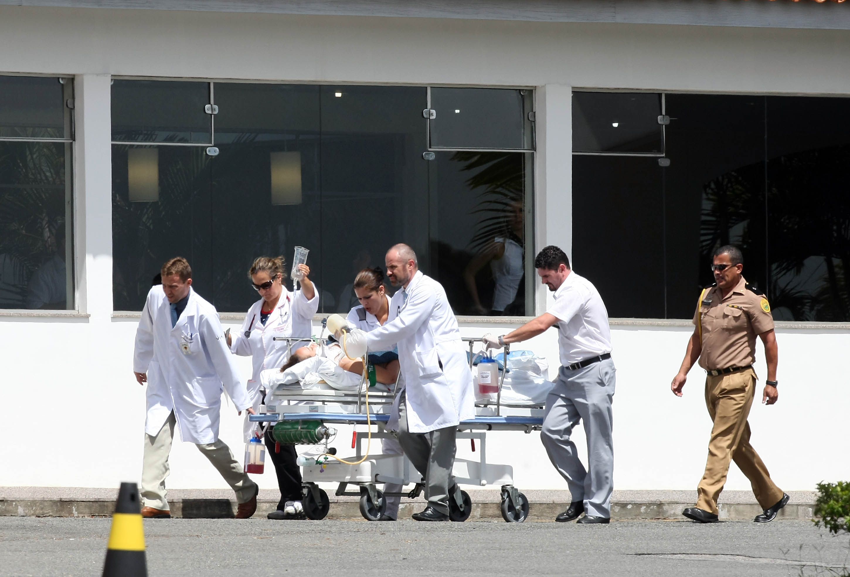 A jovem chegou a Curitiba na tarde desta segunda-feira e passaria por exames de imagem | Hedeson Alves - Gazeta do Povo