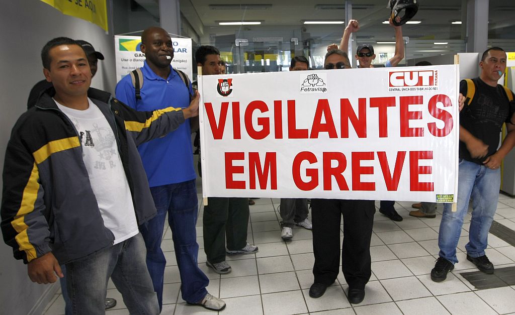 Para os vigilantes, crise não afetou empresas de segurança privada. Trabalhadores querem 12% de reajuste | Antônio Costa/Gazeta do Povo