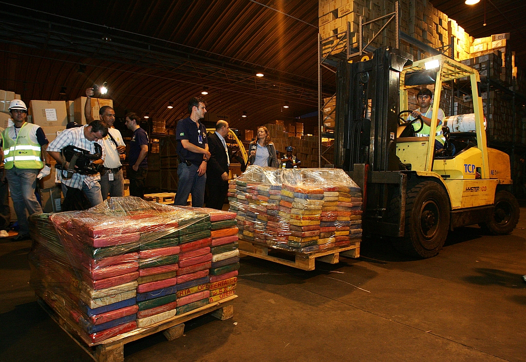 Operação foi realizada no Terminal de Contêineres de Paranaguá e teve apoio da Interpol e Receita Federal. | Valterci Santos/Gazeta do Povo
