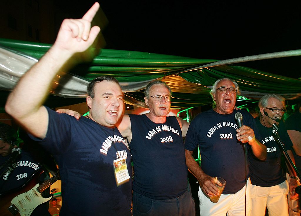 Em cima do trio elétrico: Leprevost, Pessuti, Trombini e Justus | Valterci Santos/Gazeta do Povo