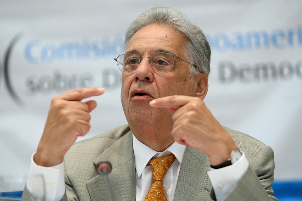 Já há legislação no mundo, inclusive no Brasil, que em pequena dose de consumo individual não é crime. Descriminalizar não quer dizer apoiar, dizer pode. Quer dizer, se for pego, não é preso.Fernando Henrique Cardoso, presidente da comissão. | Wilton Júnior/AE
