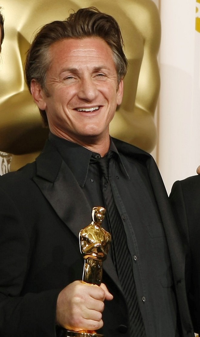Sean Penn é o Melhor Ator por seu papel no filme