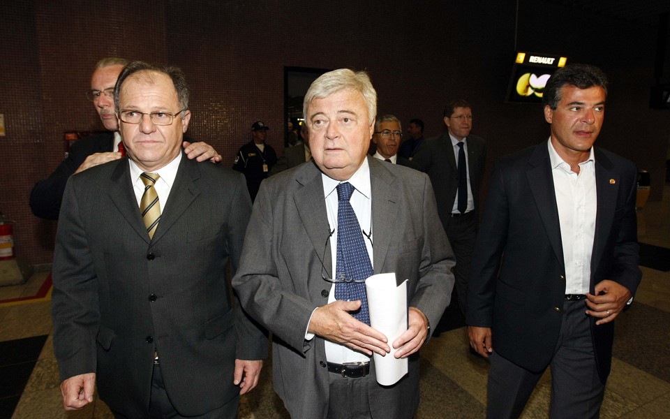 Acompanhado de Hélio Cury e Beto Richa, o presidente da CBF Ricardo Teixeira elogiou Curitiba e expectativa pela presença da cidade na Copa é grande | Valterci Santos / Gazeta do Povo