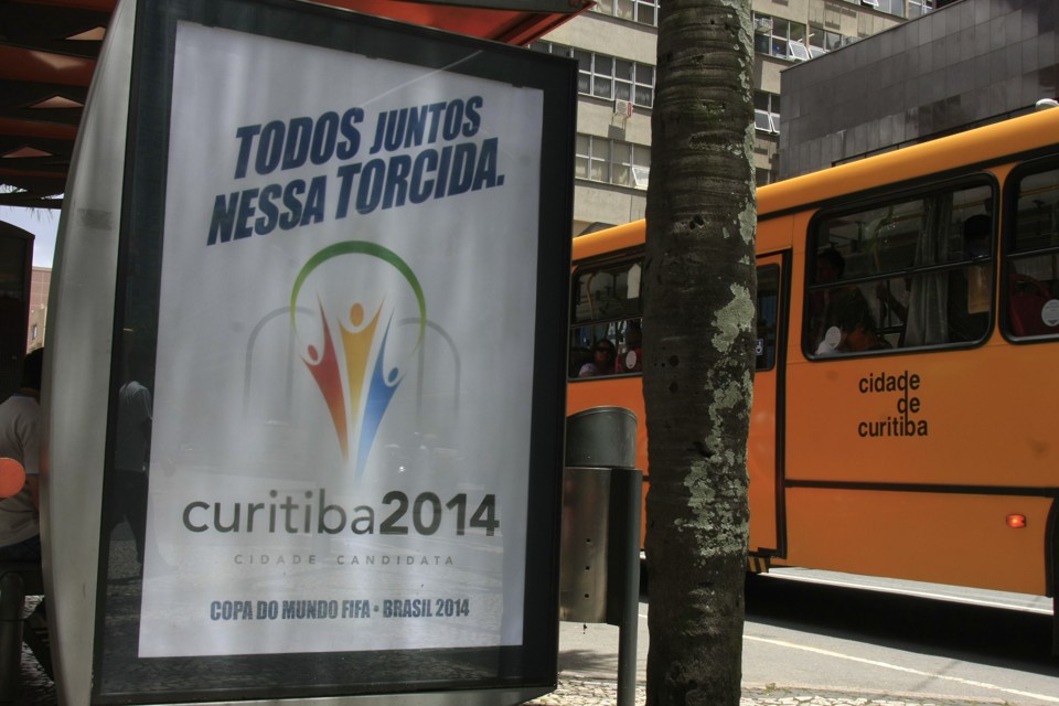 Dirigentes de Curitiba seguem se movimentando para a cidade não ficar de fora da Copa de 2014 | Daniel Derevecki / Gazeta do Povo