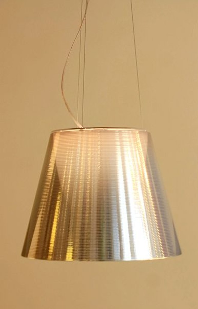 Difusor criado pelo designer Philippe Starck. Preço R$ 4.113, na La Lampe. | 