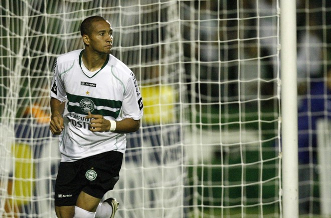 No início do segundo tempo, Hugo fez o seu gol e encaminhou a vitória do Verdão |