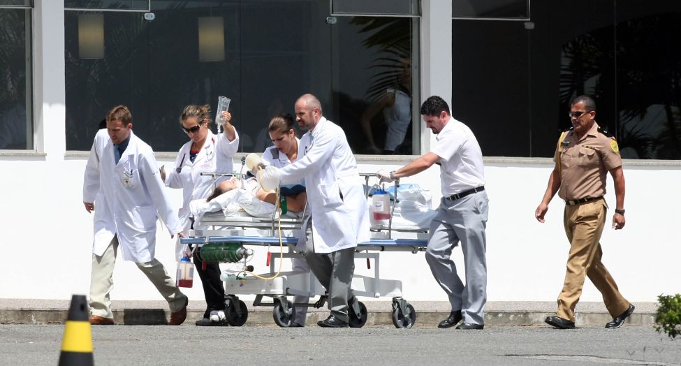 Estudante é transferida para Curitiba: consciente, ela está sob efeito de sedativos. | Hedeson Alves/Gazeta do Povo