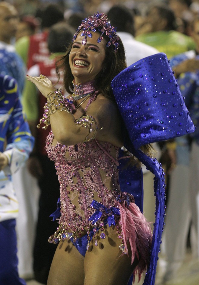 Portela apresentou como destaque a musa Luma de Oliveira |