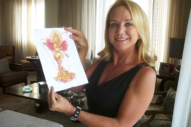 Clemilda Thomé mostra o esboço da fantasia que ela usará hoje no desfile da Beija-Flor. |
