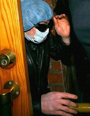 Michael Jackson apareceu em público com aparência fragilizada | Reprodução/O Globo Online