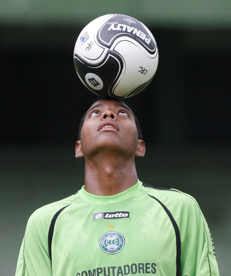 Atacante é do Coritiba até 2013 | Marcelo Elias / Gazeta do Povo
