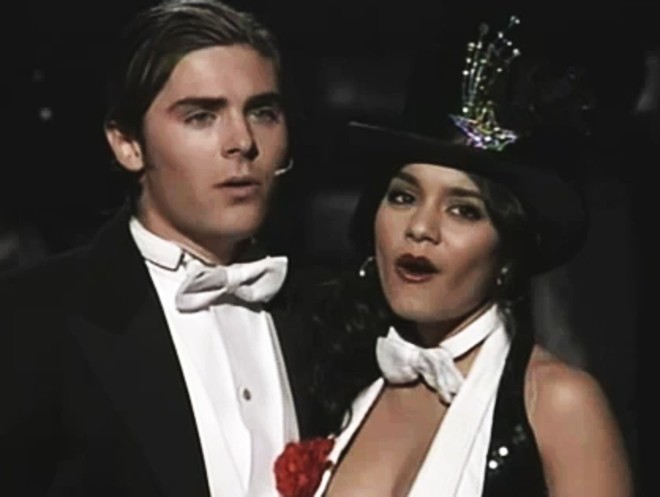 Zac Efron e Vanessa Hudgens cantam no Oscar 2009 |