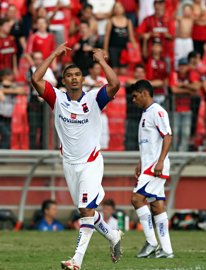 Apesar do gol, o volante não conseguiu conduzir o Tricolor ao empate | 