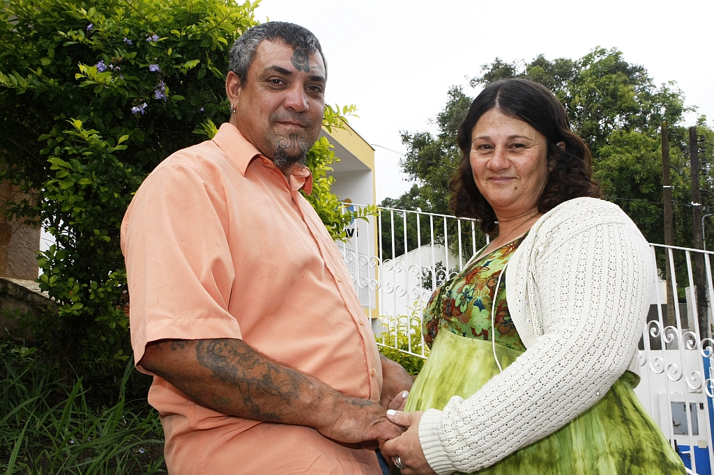 Gelson e Tanise: vício destruiu família e tirou os três filhos do casal, que moram em um abrigo há um ano e meio. | Aniele Nascimento/Gazeta do Povo