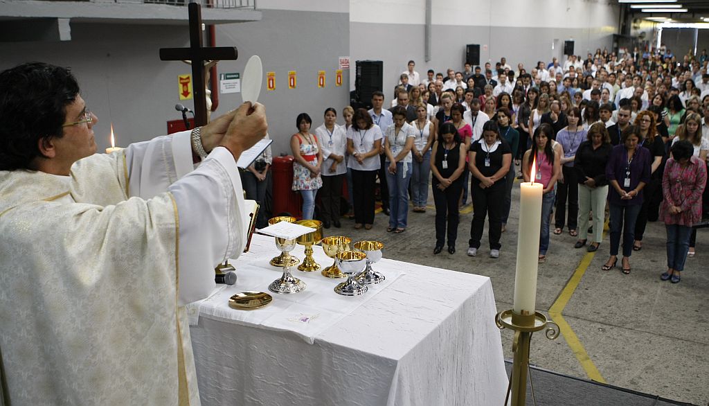 Padre Reginaldo Manzotti: palavras do santo do dia, São Brás, se encaixam na atividade jornalística. | Antonio Costa/Gazeta do Povo