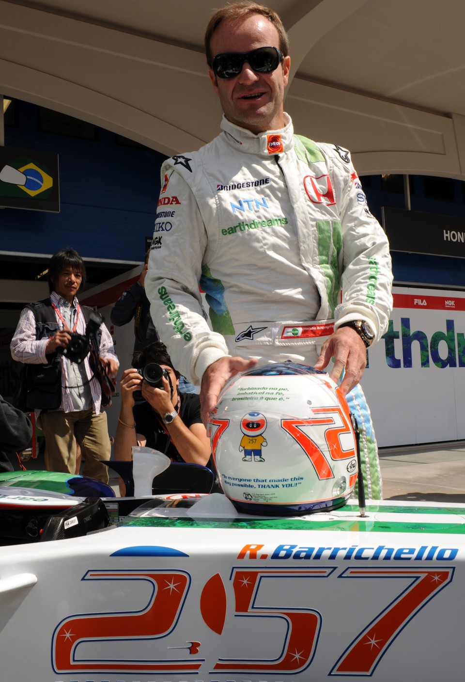 Barrichello pode ganhar sobrevida (merecida) na Fórmula 1 | Bertrand Guay / AFP