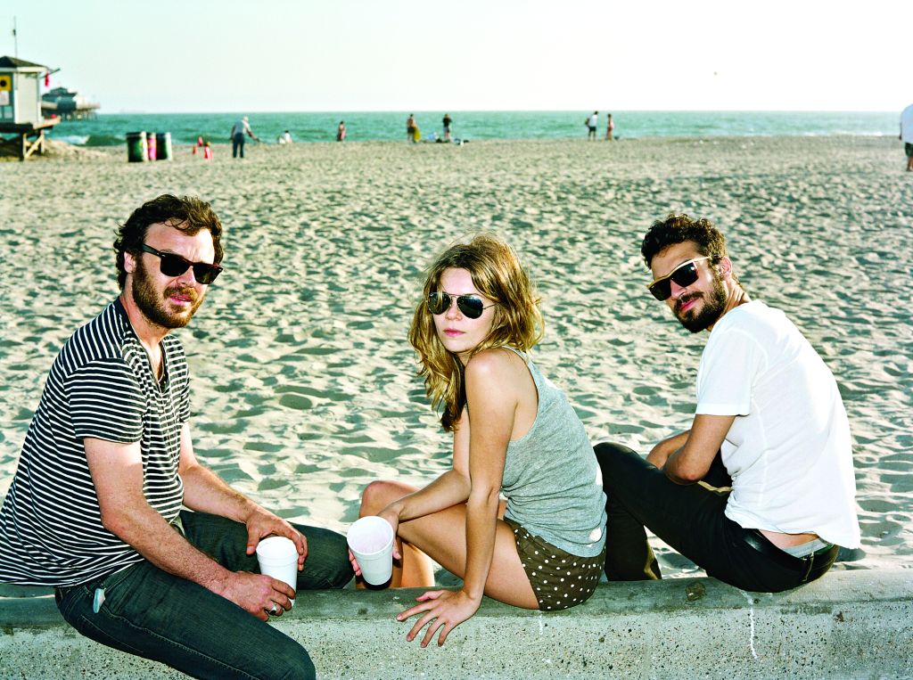 Little Joy: Rodrigo Amarante, Binki Shapiro e Fabrizio Moretti encerram turnê no Brasil antes que as atividades do trio sejam suspensas devido ås voltas de Los Hermanos e The Strokes | Divulgação/ DeWilde