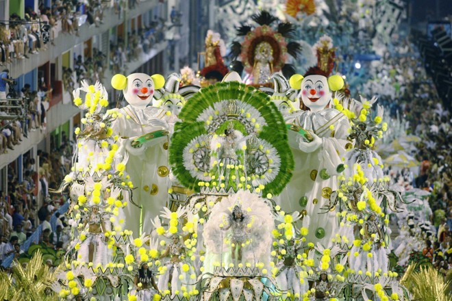 Imperatriz Leopoldinense faz um grande desfile e briga por uma das primeiras colocações |