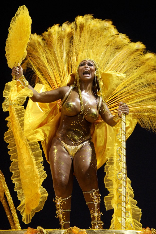 Unidos do Peruche falou das joias e fez uma viagem desde a pré-história até a atualidade |