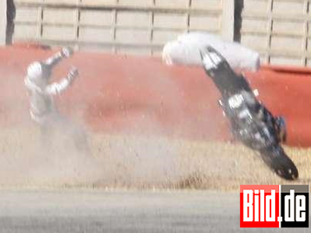 Em um teste no circuito de Cartagena, alemão Michael Schumacher escapou em uma curva e bateu na barreira de pneus | Reprodução / Bild