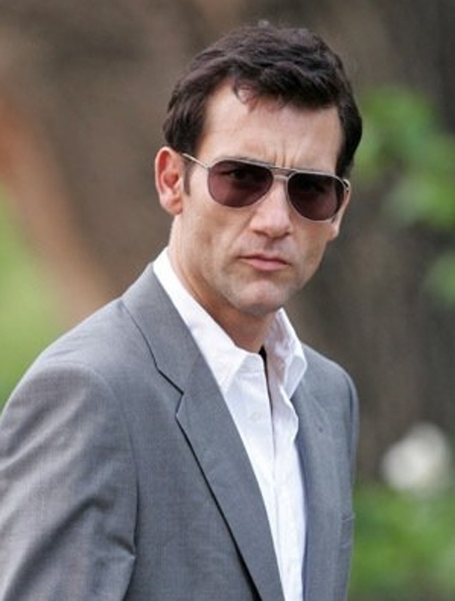 Clive Owen embarca em grande plano no filme