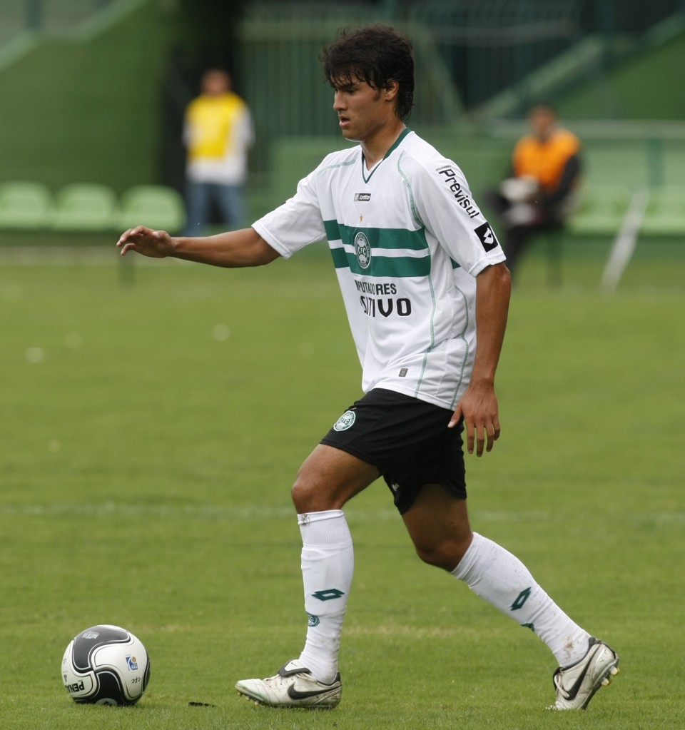 Pedro Ken espera mostrar o seu melhor futebol na fase decisiva do Estadual | Daniel Castellano / Gazeta do Povo