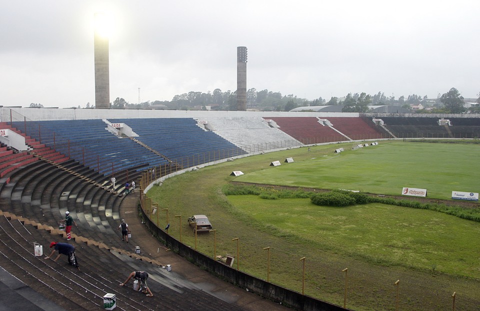 Estádio Olímpico Regional, em Casvavel: laudos ainda não foram entregues | Édson Mazzetto / Gazeta do Povo