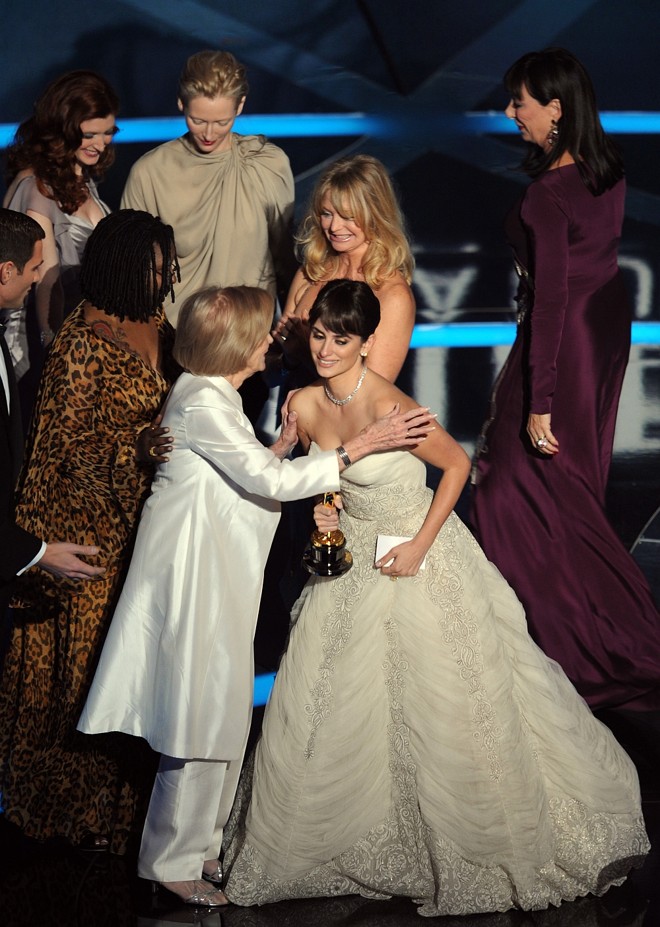 Penelope Cruz recebeu o prêmio de Melhor Atriz Coadjuvante |