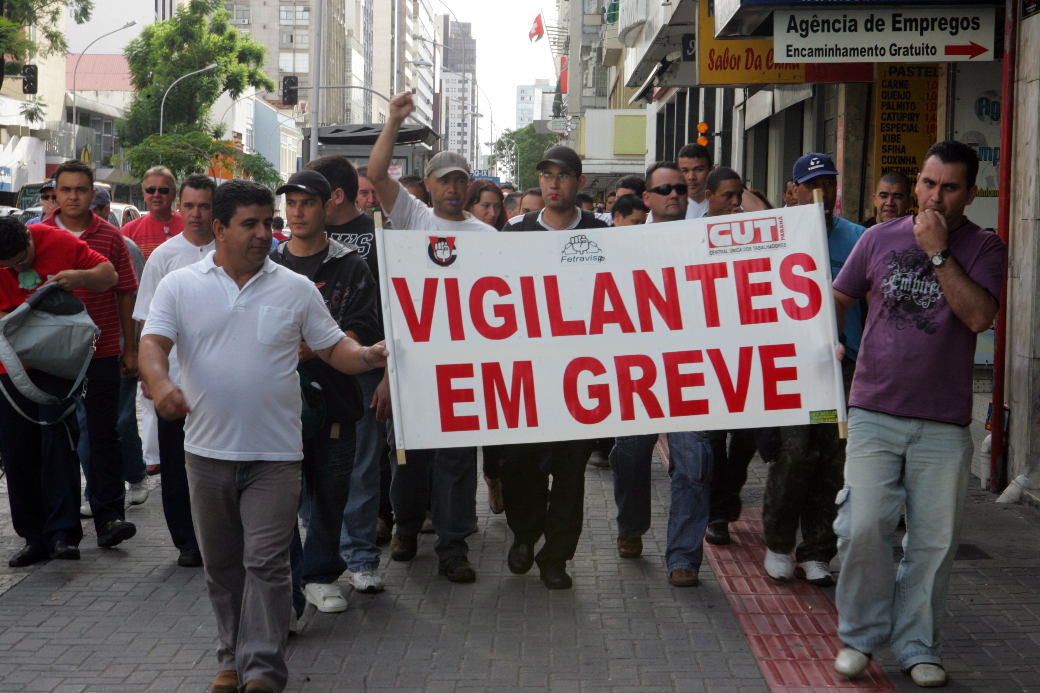 Vigilantes realizaram manifestação pelas ruas centrais de Curitiba | Priscila Forone - Gazeta do Povo