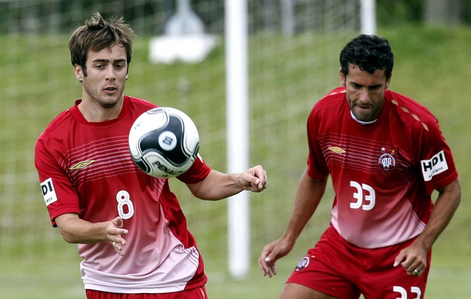 Netinho e Alberto terão mais uma oportunidade para melhorar a sua imagem junto a Geninho nesta quarta-feira | Valterci Santos / Gazeta do Povo