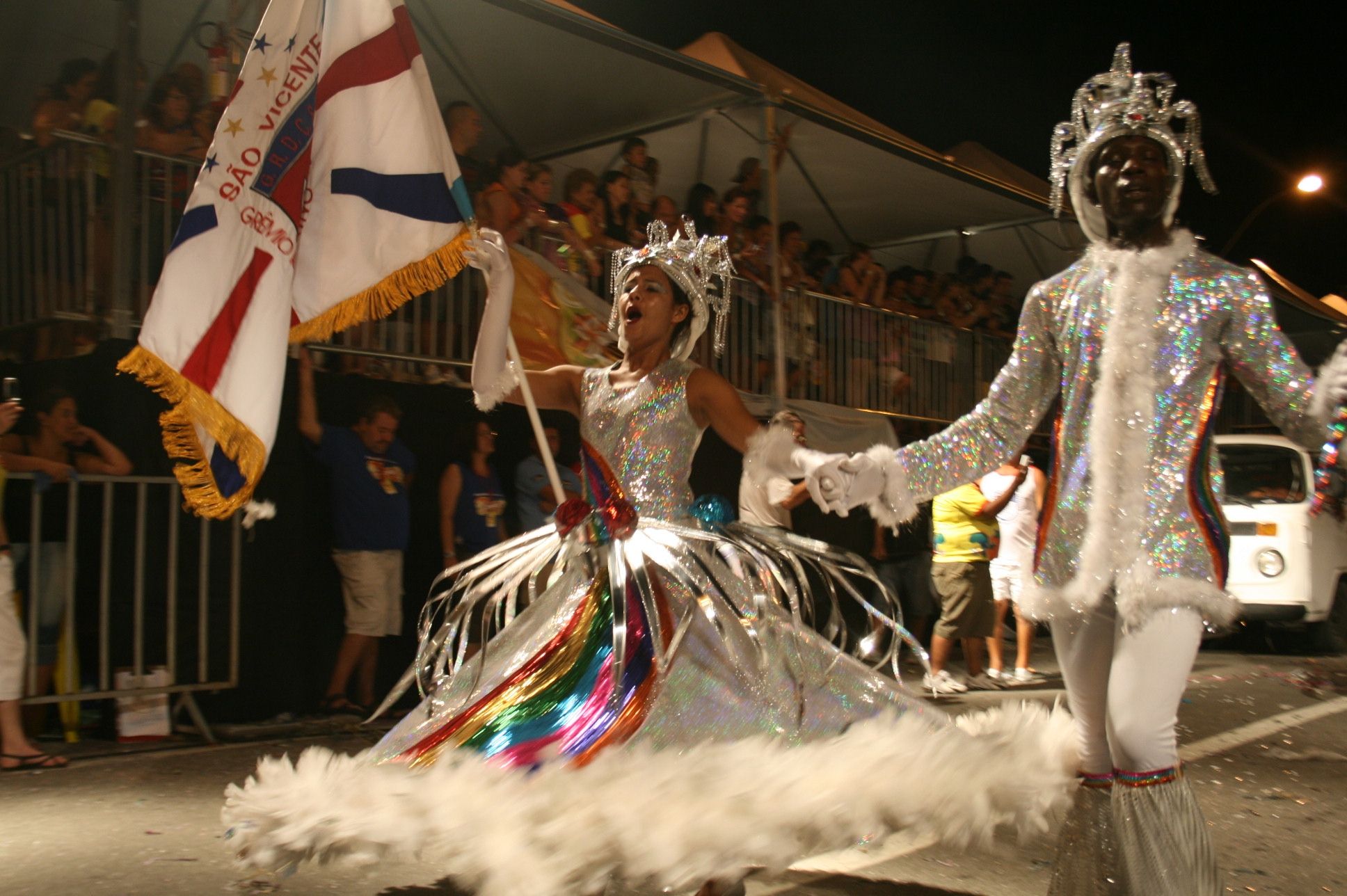 Para levar o título de melhor escola de samba parnanguara pela quinta vez consecutiva, a São Vicente cantou na avenida a história do sal | Prefeitura de Paranaguá