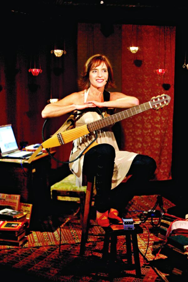 Olivia Byington dispensa a banda em show intimista | Divulgação