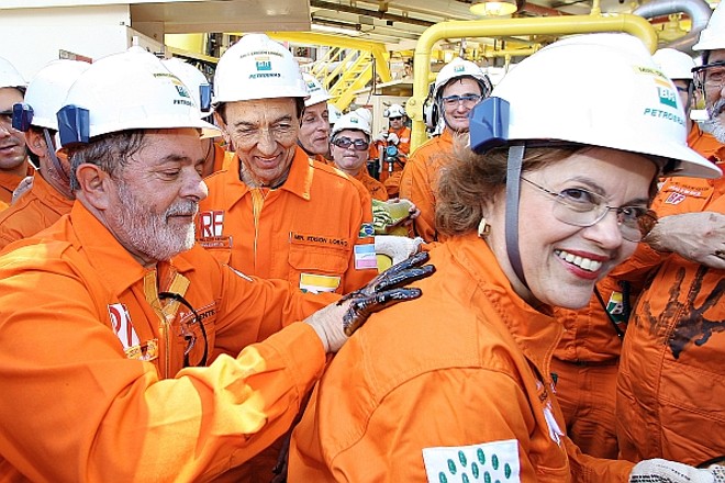 Presidente Lula e os ministros Dilma Rousseff e Edison Lobão, durante produção do primeiro óleo da camada pré-sal no Campo de Jubarte, Espirito Santo | 