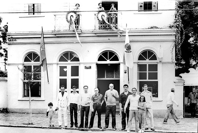 Pessoal auxiliar e diretoria da Samitel |