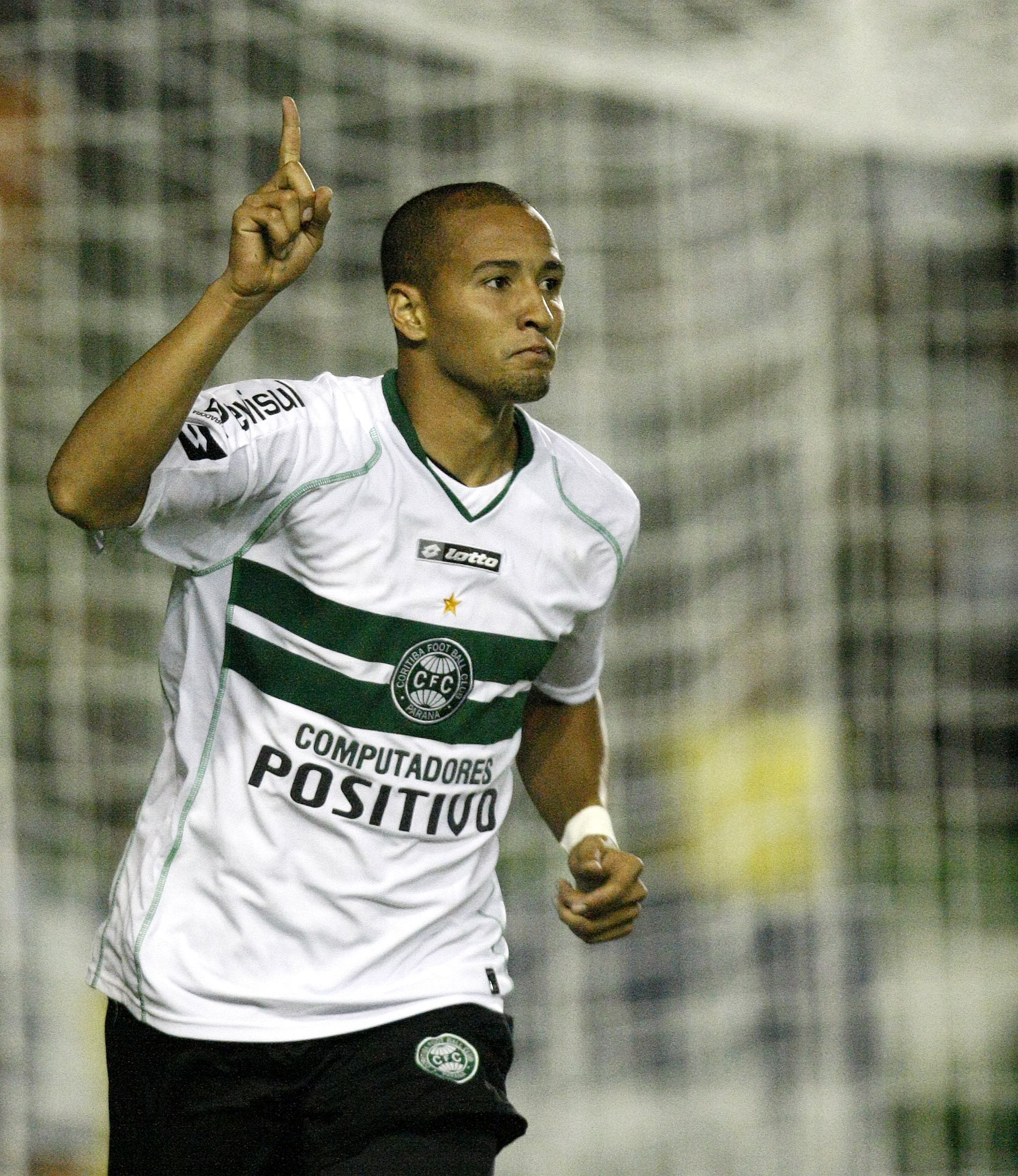 Atacante Hugo desencantou e deixou a sua marca na vitória do Coxa sobre o Toledo | Rodolfo Bührer / Gazeta do Povo