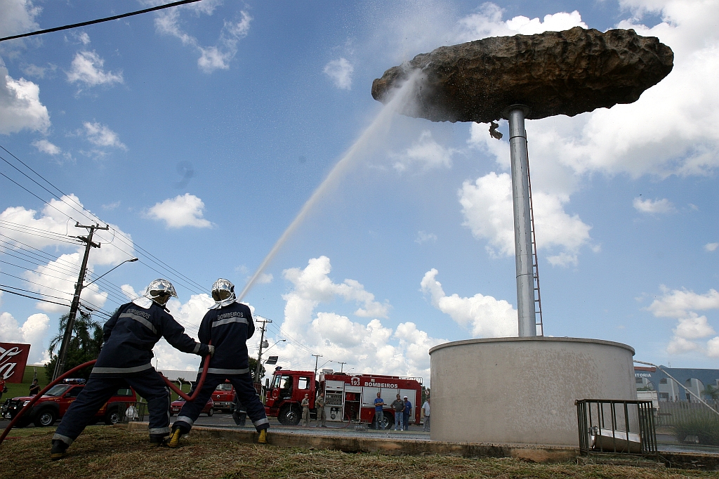 Monumento em Ponta Grossa, demolido em 2009 | Henry Milléo/Gazeta do Povo