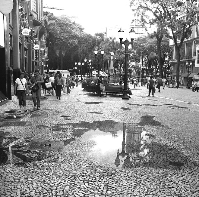 Placa para causar confusão. |