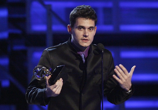 John Mayer recebe o prêmio de Melhor Performance Vocal Pop Masculino no Grammy 2009 | 