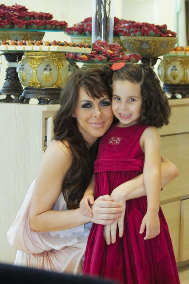 A pequena Nicole Mateus Bley, filha da empresária Cristina Mateus, proprietária da Mixed, dividiu as atenções com a nova Coleção Outono Inverno/2009 da marca. O lançamento ocorreu, nesta semana, no Shopping Crystal. | 