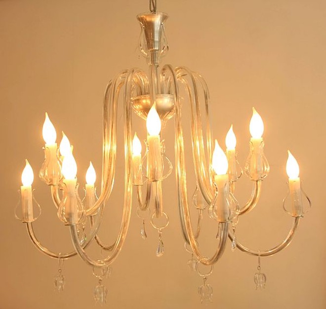 Doze braços em cristal e lâmpada boêmia. Por R$ 10.467 na La Lampe. | 