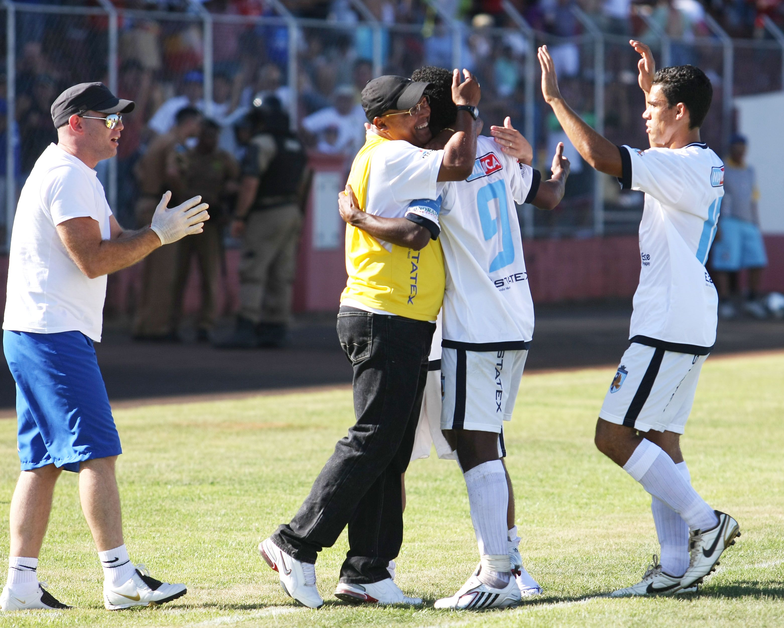 Goleada em casa levou o Foz do Iguaçu ao segundo lugar no Campeonato Paranaense | Cristian Rizzi / Gazeta do Povo