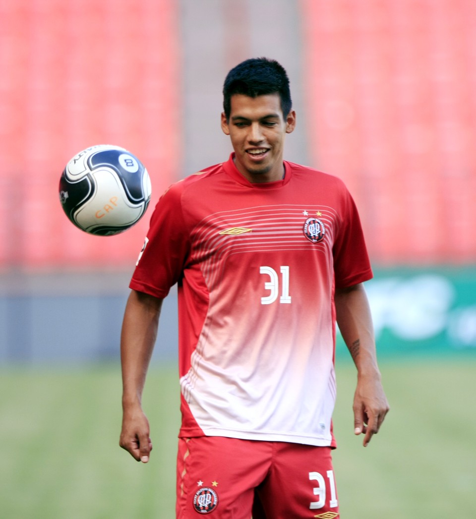 Paraguaio Julio dos Santos ganha condição de titular na partida contra o Paranavaí | Giuliano Gomes / Gazeta do Povo