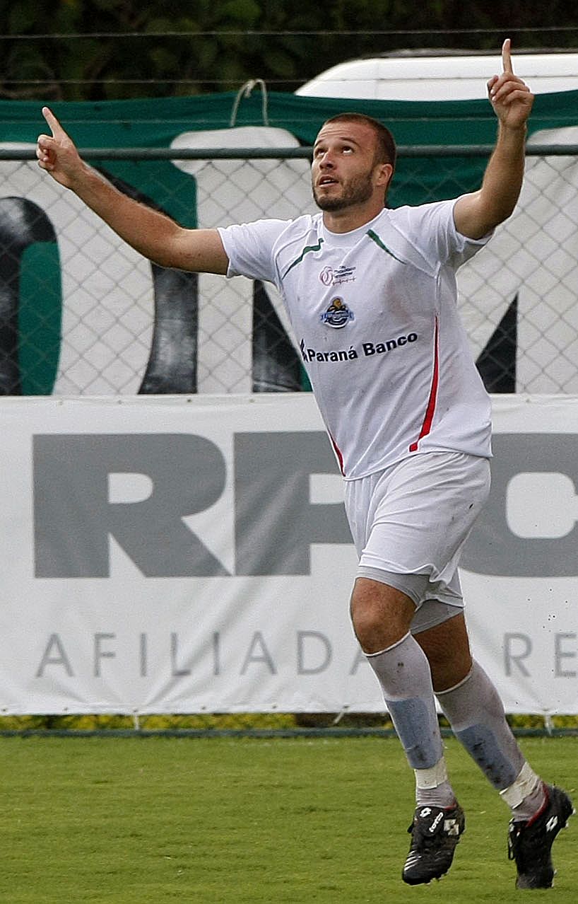 Bruno Batata marcou o gol que garantiu a vitória do Jotinha sobre o Coritiba | Pedro Serápio / Gazeta do Povo