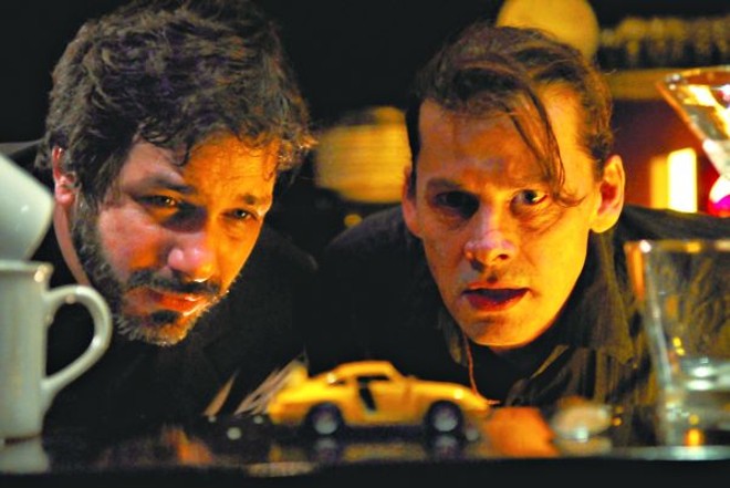 Thierry Tremouroux e Leonardo Netto em cena de Apropriação |