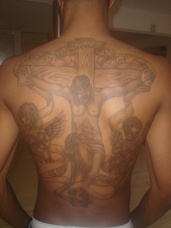 Jogador também é conhecido no mundo do futebol pelas suas tatuagens |