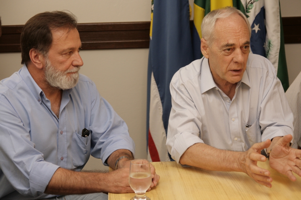 O senador Osmar Dias recebeu o apoio do ministro Stephanes durante coletiva em Umuarama | Antonio Roberto/O Ilustrado