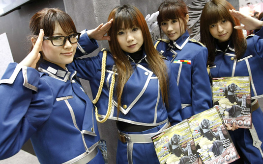 Fãs da série "Valkyria Chronicles", em feira de anime no Japão | Reuters