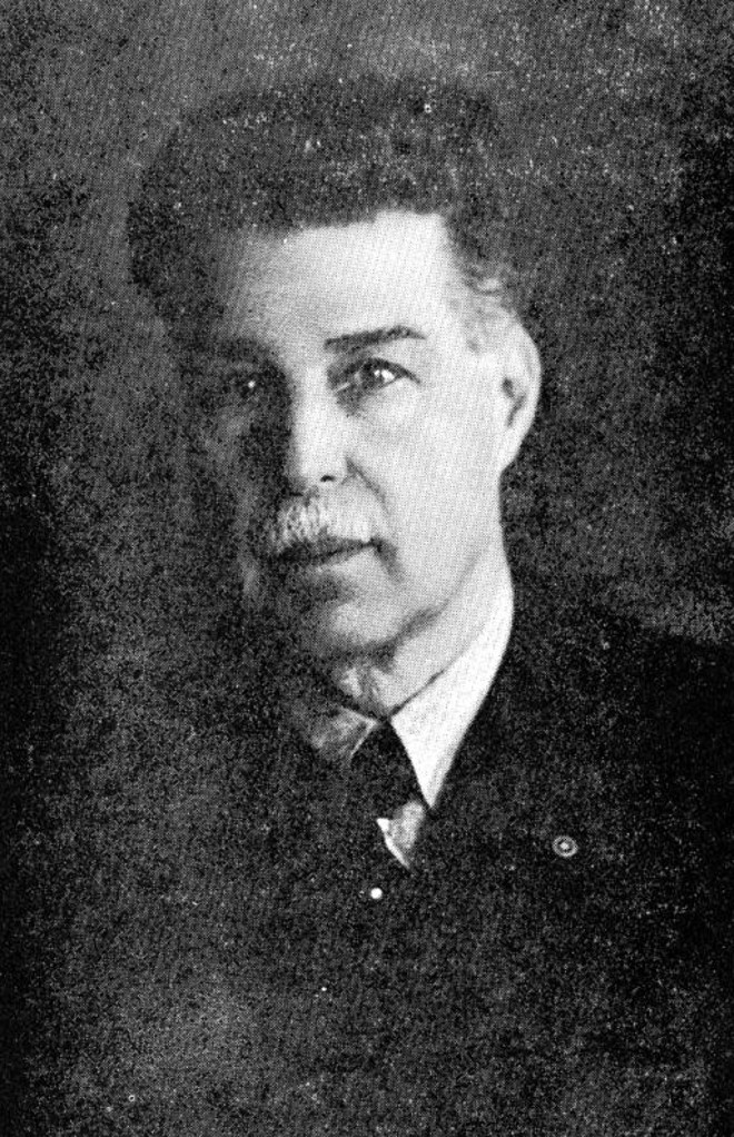 Retrato de doutor João Cândido, um dos mitos da Lapa: colóquios com o neto Francisco ao pé do rádio. Influência do avô marcou paranismo do comunicador |