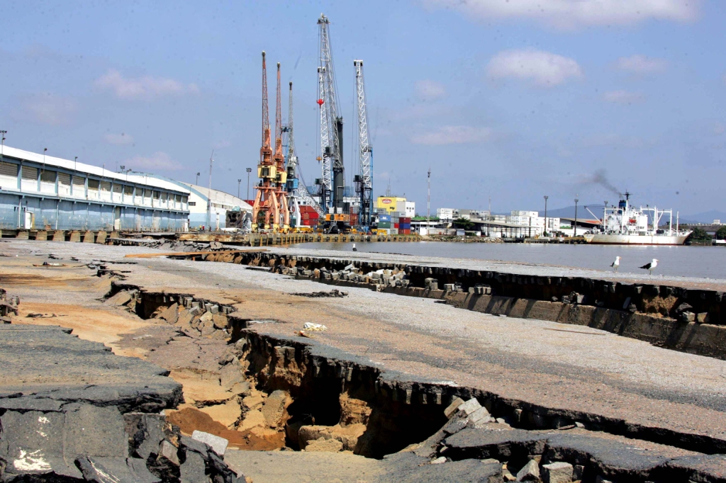 Área do porto, em foto de 9 de dezembro: reconstrução com R$ 198 milhões do governo federal | Daniel Castellano/Gazeta do Povo