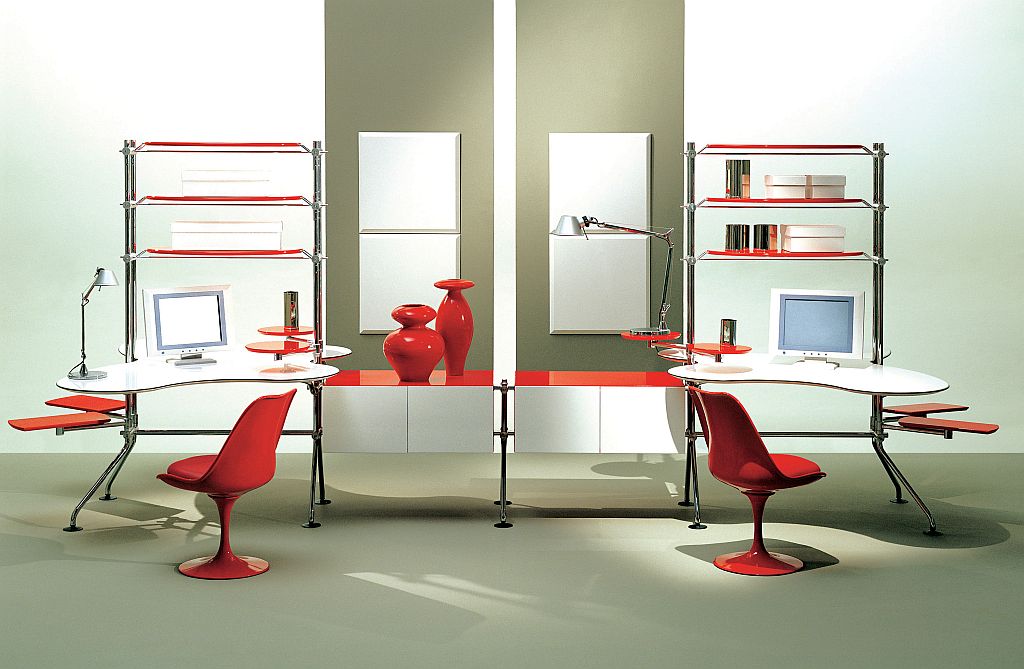 Estação de trabalho DR3, da Flexiv. Com design arrojado e lúdico, o mobiliário é completo | Divulgação